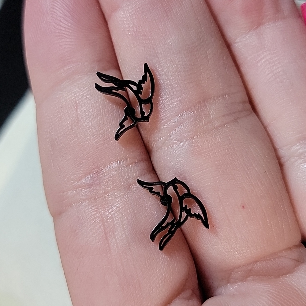Rockabilly Pin-up Tattoo Style Swallow Stud Earrings, unisex - Picture 4 of 5